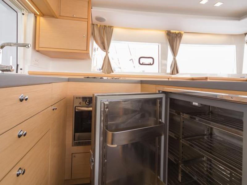 Book yachts online - catamaran - Lagoon 450 Sport - Nathalie - rent