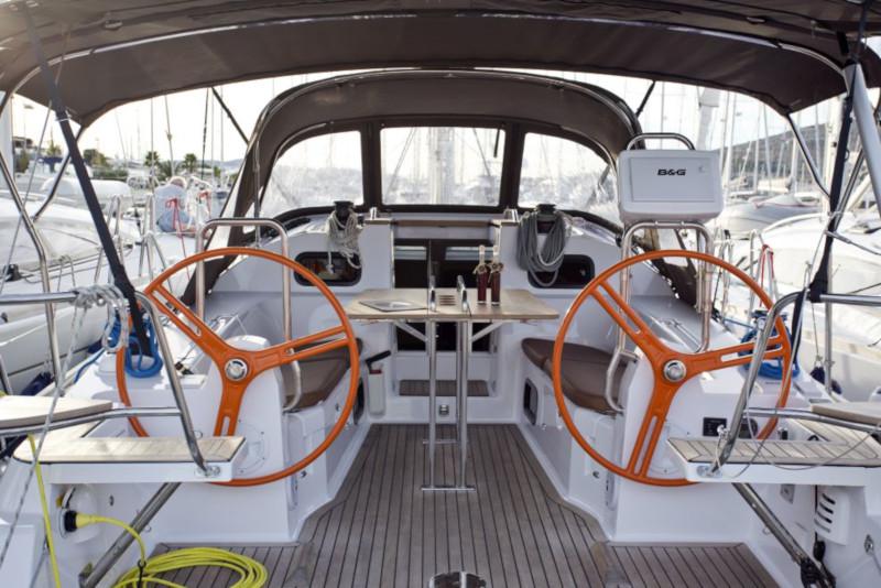 Book yachts online - sailboat - Elan Impression 40 - Fides - rent
