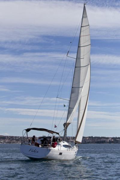 Book yachts online - sailboat - Elan Impression 40 - Fides - rent
