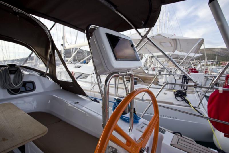 Book yachts online - sailboat - Elan Impression 40 - Fides - rent