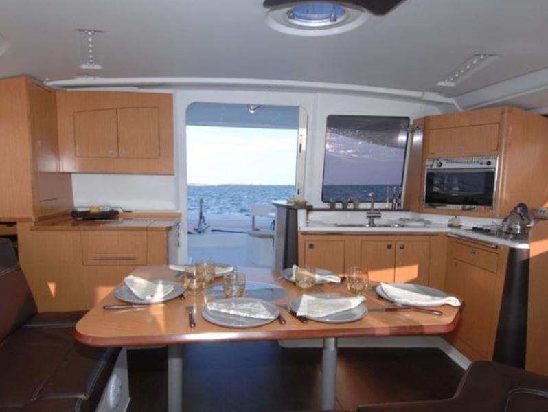 Book yachts online - catamaran - Lipari 41 - Melody - rent