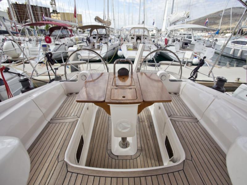 Book yachts online - sailboat - Elan 434 Impression - Didi - rent