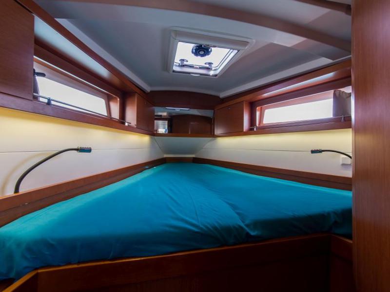 Book yachts online - sailboat - Oceanis 41 - Zlarin - rent