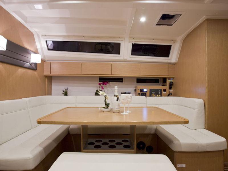 Book yachts online - sailboat - Bavaria Cruiser 46 (9) - Grey Sky - rent