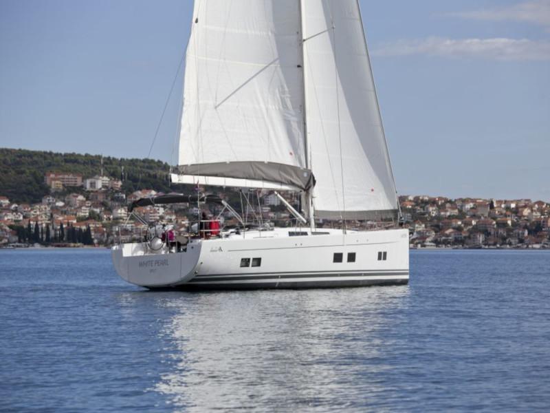 Book yachts online - sailboat - Hanse 588 - White Pearl - rent