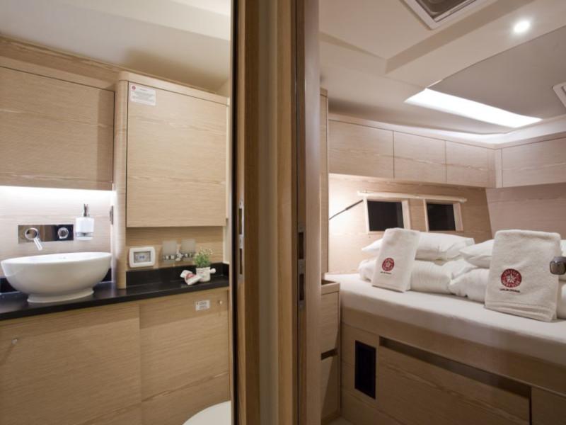 Book yachts online - sailboat - Hanse 588 - White Pearl - rent
