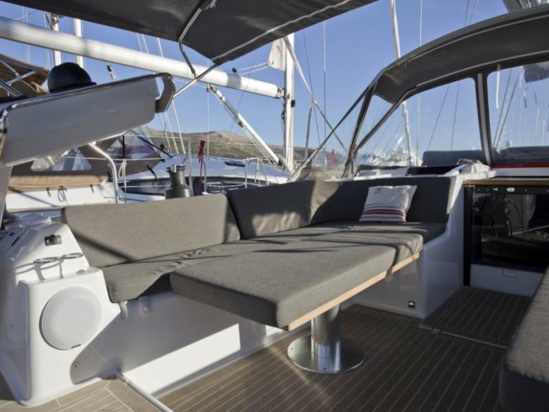 Book yachts online - sailboat - Hanse 588 - White Pearl - rent