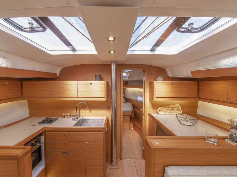 Book yachts online - sailboat - Dufour 430 Grand Large - Cardinal - rent