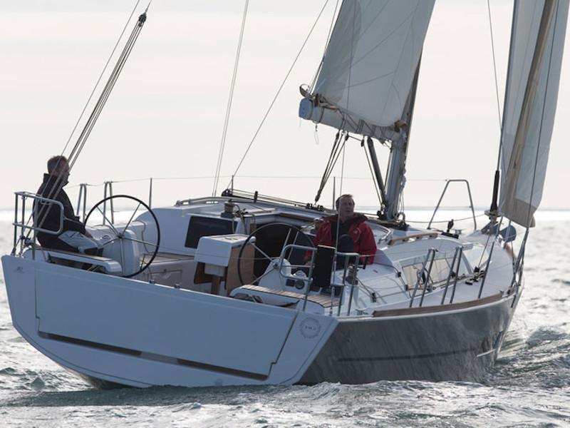 Book yachts online - sailboat - Dufour 382 Grand Large - Les Troyens - rent