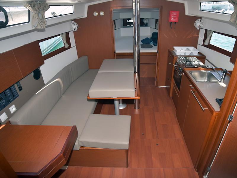 Book yachts online - sailboat - Oceanis 38.1 - Magpie - rent