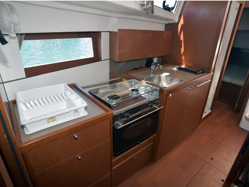 Book yachts online - sailboat - Oceanis 38.1 - Magpie - rent