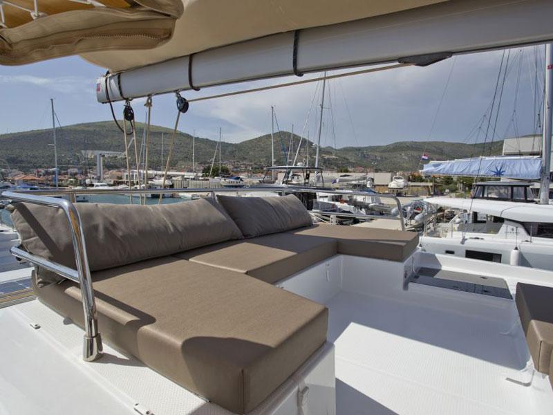 Book yachts online - catamaran - Saona 47 - Saga - rent