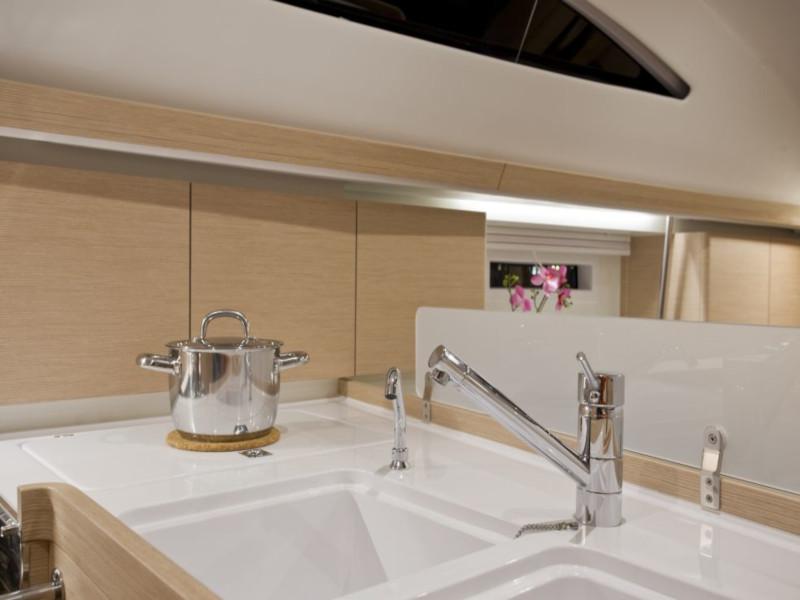 Book yachts online - sailboat - Elan Impression 45 - Skyfall - rent