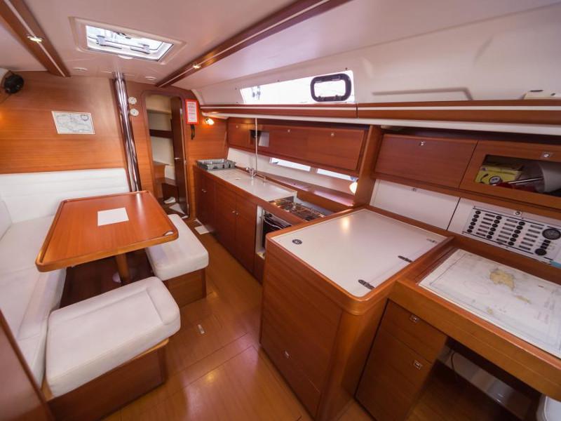 Book yachts online - sailboat - Dufour 380 - Pegase - rent
