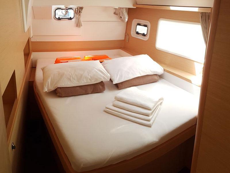 Book yachts online - catamaran - Lagoon 400 S2 - Platon - rent
