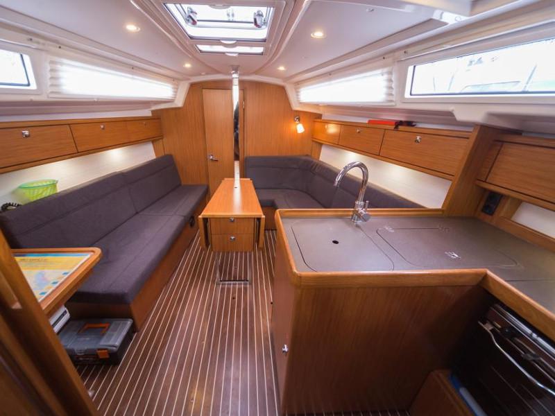 Book yachts online - sailboat - Bavaria Cruiser 33 (4) - Buti - rent