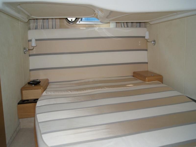 Book yachts online - motorboat - Cranchi 43 IPS - Sunpower - rent