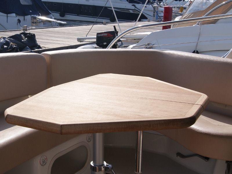 Book yachts online - motorboat - Cranchi Zaffiro 36 - Snoopy - rent