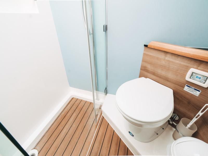 Book yachts online - motorboat - Sealine F 450 - Shuron - rent