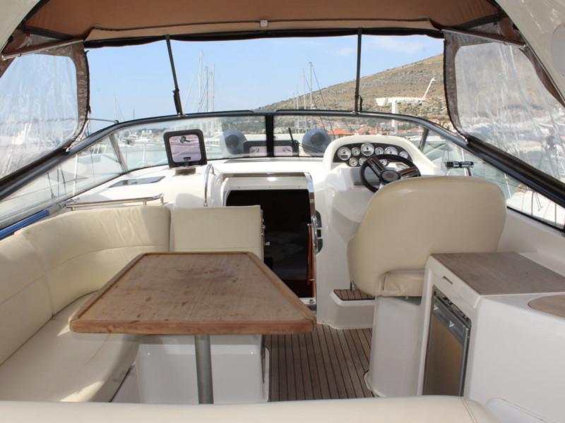 Book yachts online - motorboat - Bavaria 32 Sport - SILVI - rent