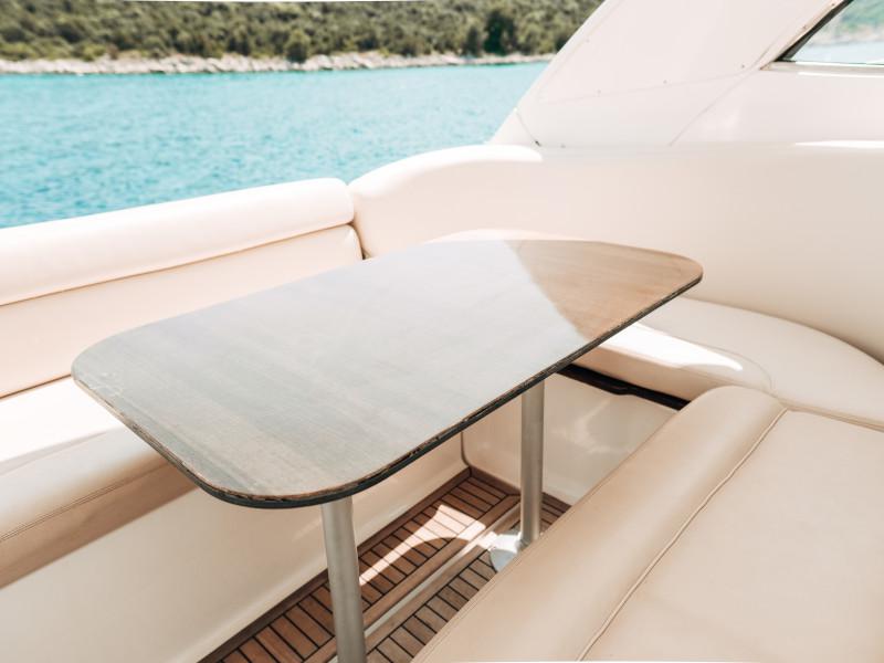 Book yachts online - motorboat - Bavaria 42 HT - HELENA V - rent