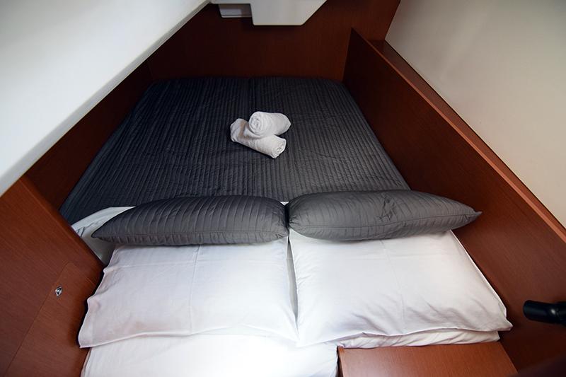 Book yachts online - sailboat - Oceanis 38.1 - Iris - rent
