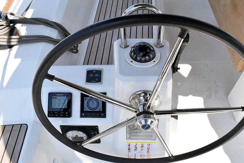 Book yachts online - sailboat - Oceanis 38.1 - Iris - rent