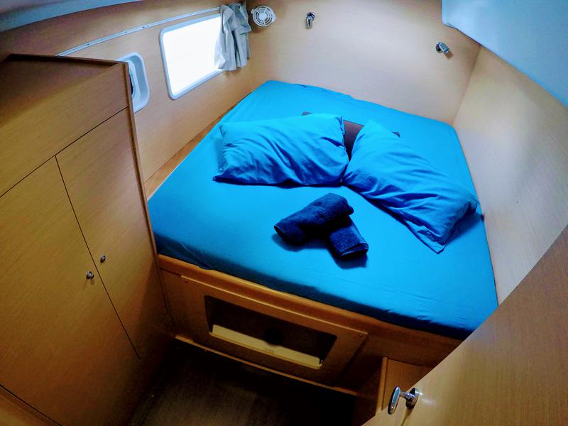 Book yachts online - catamaran - Lagoon 380 - Dattilo - rent