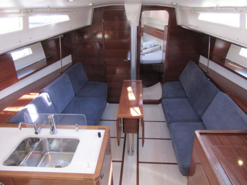 Book yachts online - sailboat - Salona 38 - Red Wine - rent