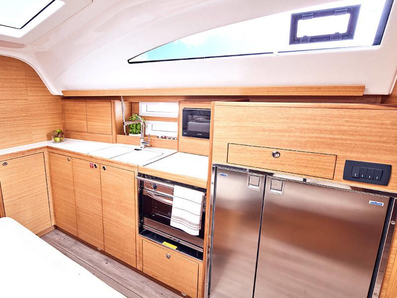 Book yachts online - sailboat - Elan Impression 45.1 - Galina - rent