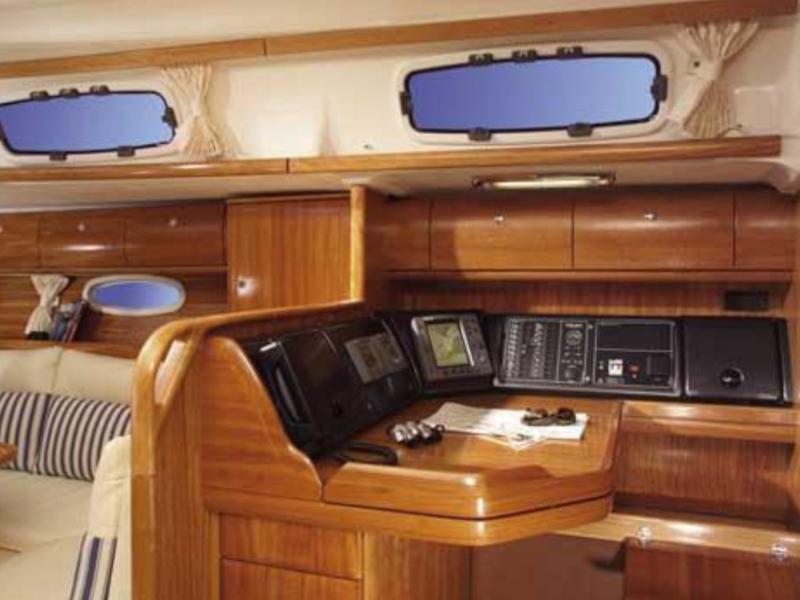 Book yachts online - sailboat - Bavaria 46 Cruiser - Uhuru - rent