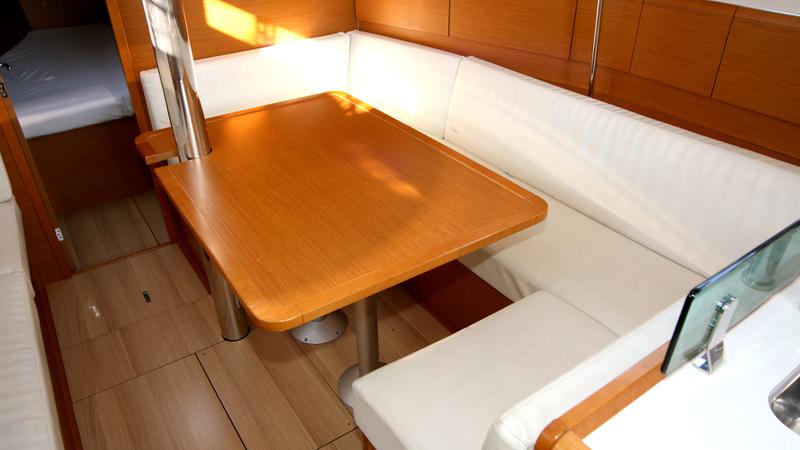 Book yachts online - sailboat - Sun Odyssey 389 - Ace of Spades - rent