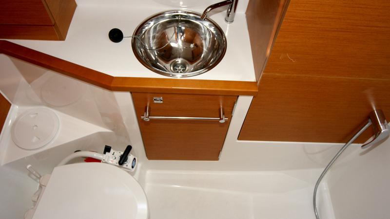 Book yachts online - sailboat - Sun Odyssey 389 - Ace of Spades - rent