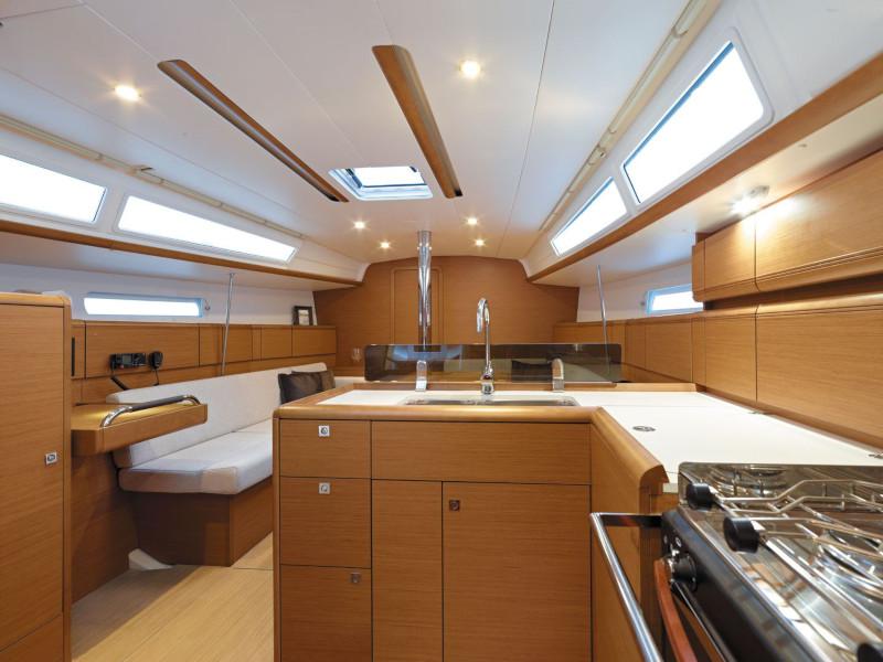 Book yachts online - sailboat - Sun Odyssey 389 - Suzie Q - rent