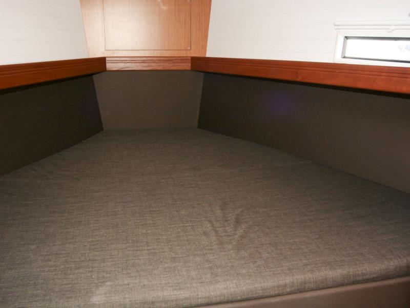 Book yachts online - sailboat - Bavaria Cruiser 37 - 2 cab - Swing - rent