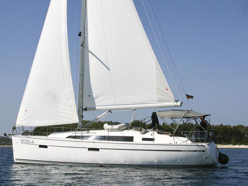Book yachts online - sailboat - Bavaria Cruiser 37 - 2 cab - Swing - rent