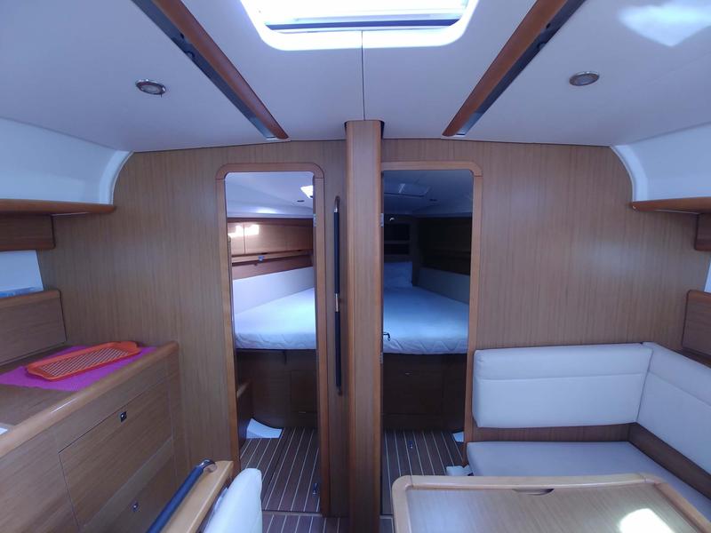 Book yachts online - sailboat - Sun Odyssey 44 i - Beethoven - rent