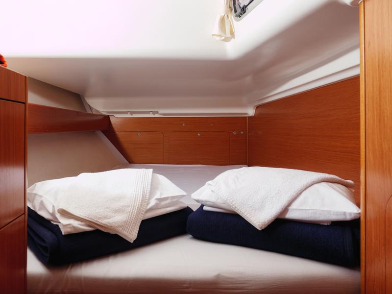 Book yachts online - sailboat - Beneteau Cyclades 39.3 - Patagonia - rent