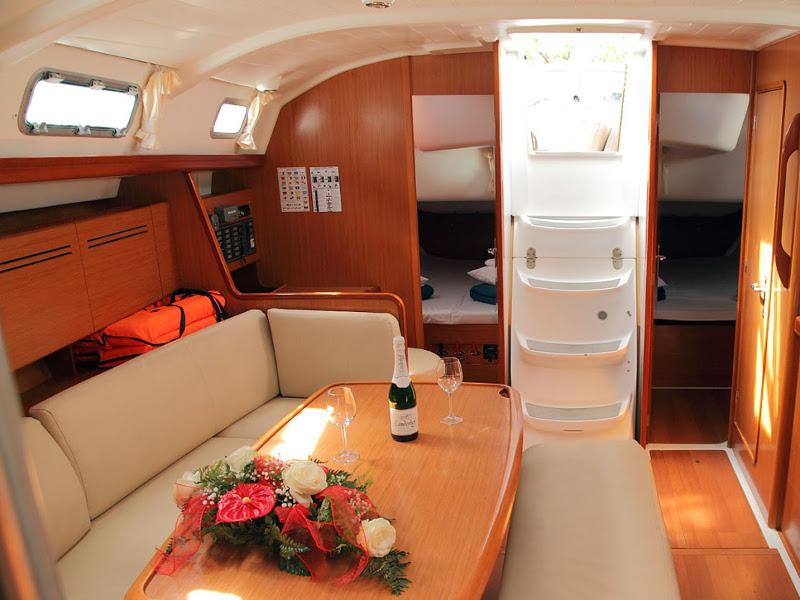 Book yachts online - sailboat - Beneteau Cyclades 43.4 - TIGRIS - rent