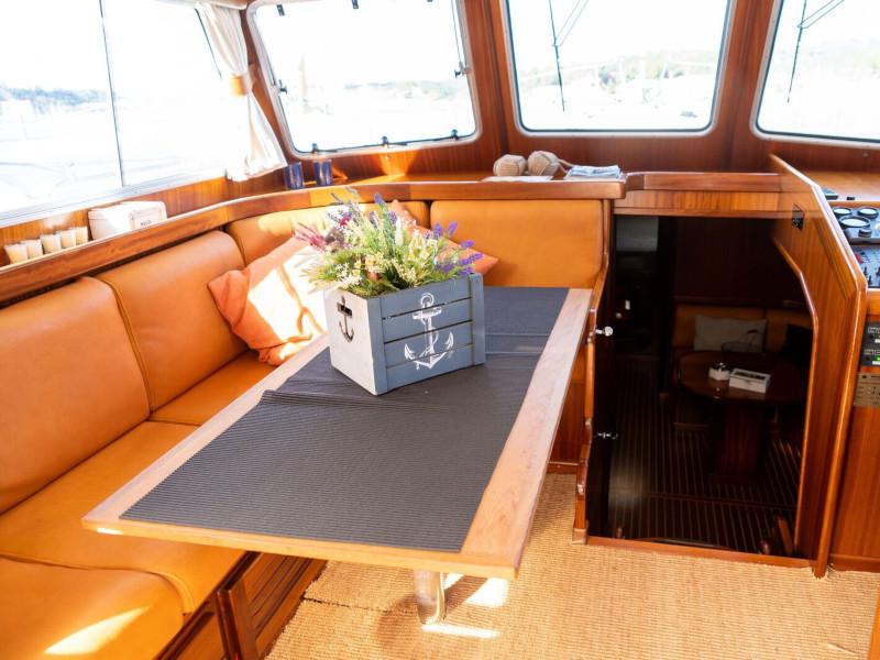 Book yachts online - motorboat - Menorquin 160 FLY LUX - Buccara VI - rent