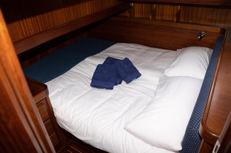 Book yachts online - motorboat - Menorquin 150 - Buccara IX - rent