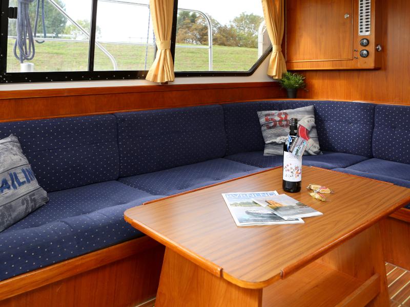Book yachts online - motorboat - Valk Voyager 1400 - Calypso - rent