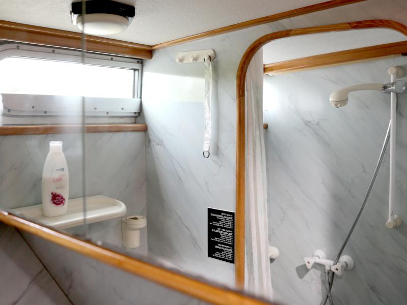 Book yachts online - motorboat - Pedro Solano 33 - Capella - rent