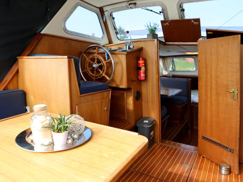 Book yachts online - motorboat - Pedro 800 - Austalis - rent
