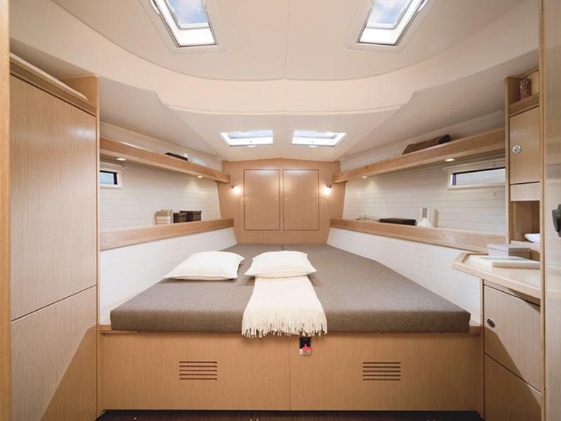 Book yachts online - sailboat - Bavaria 45 Cruiser - Nouvelle Vague - rent