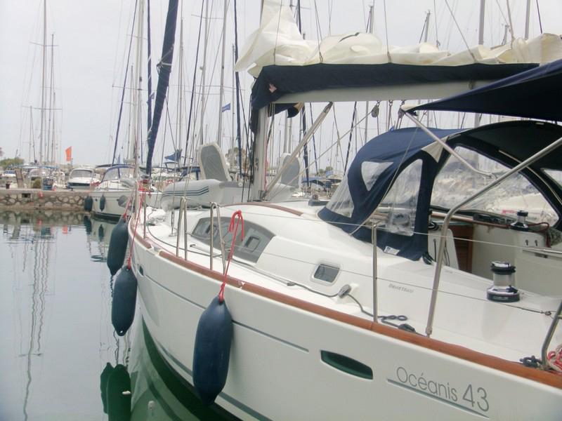 Book yachts online - sailboat - Oceanis 43 - Sifnos - rent