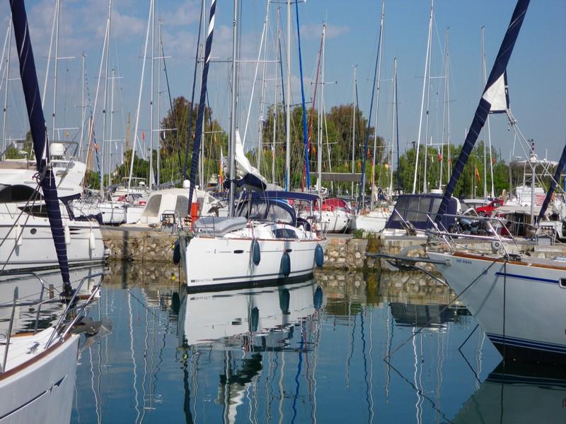 Book yachts online - sailboat - Oceanis 43 - Sifnos - rent