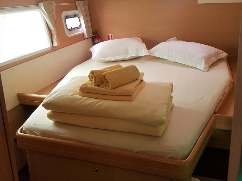 Book yachts online - catamaran - Lagoon 421 - Bellvista - rent