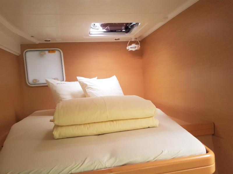 Book yachts online - catamaran - Lagoon 421 - Bellvista - rent