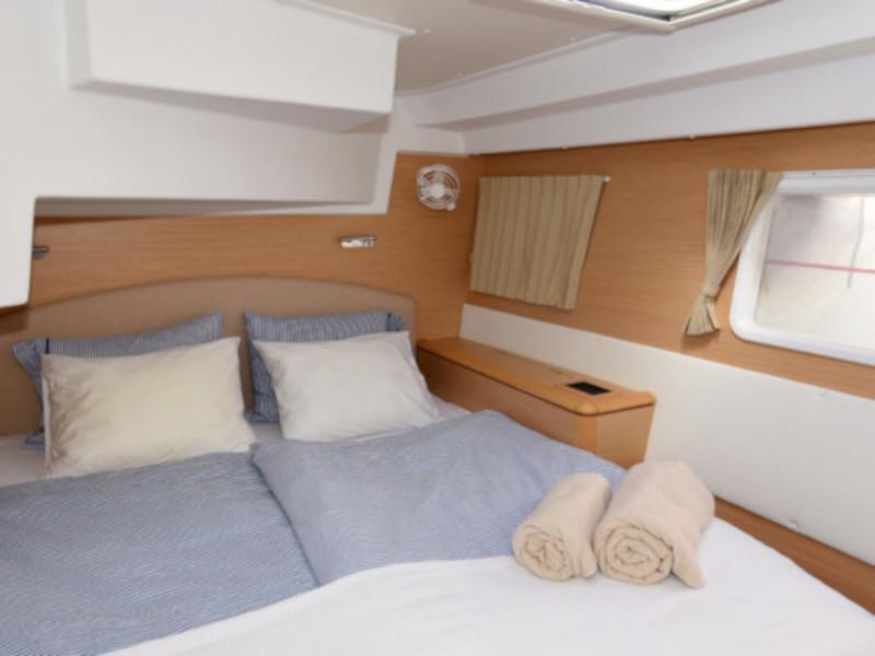 Book yachts online - catamaran - Lagoon 500 - Twin Dolphins - rent